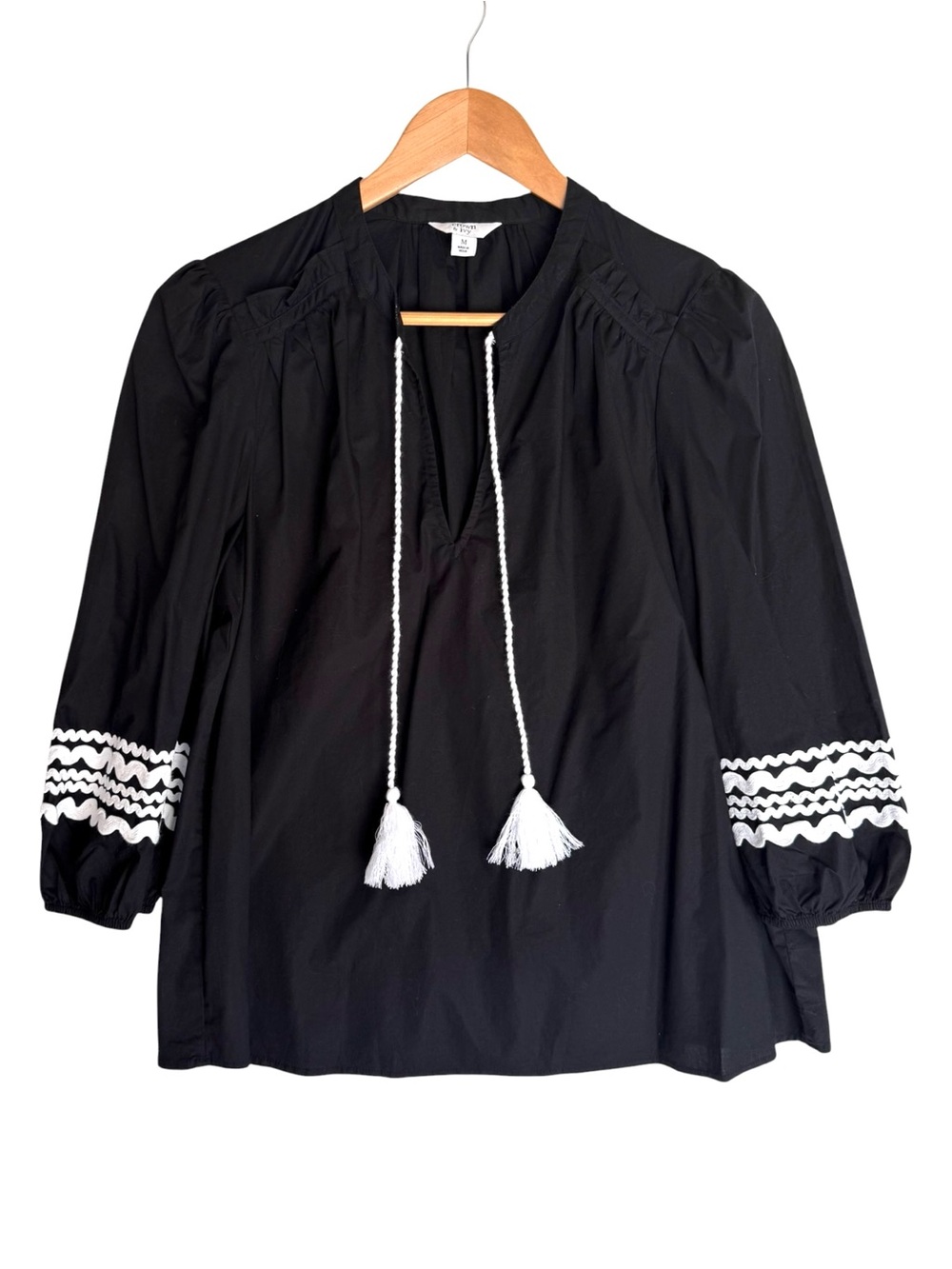 Crown & Ivy black and white Boho peasant top w/ tassel tie MEDIUM